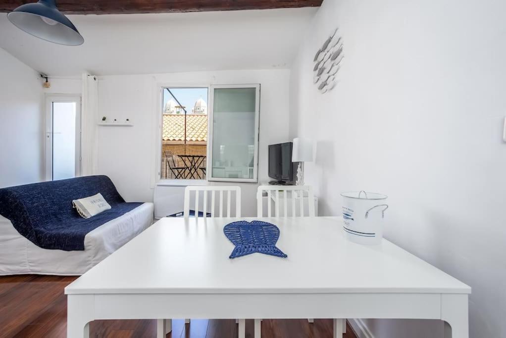 Au Coeur Du Panier Avec Terrasse 2 A 4 Personnes Climatisation Marselha Exterior foto